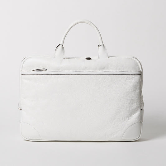 Size: width 42.5 (16.7”) × height 30.5 (12”) × depth 8.5 (3.3”) cm<br>Weight: 1,025 g (2.26 libs)