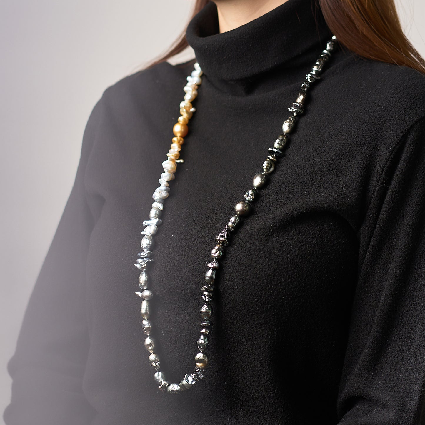Pearl Necklace "The Sun in Darkness"