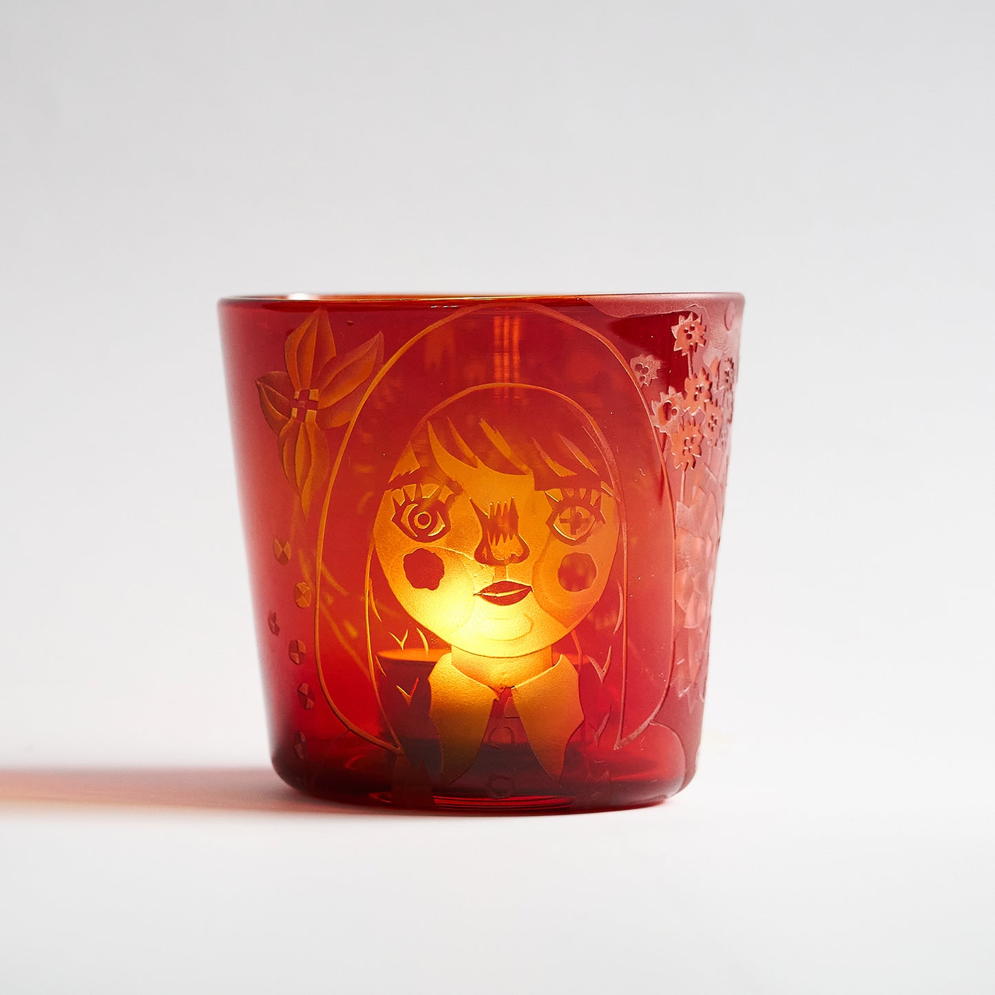 A candle inside. diameter 8.8 × height 8.5 cm /3.5″ × 3.3″