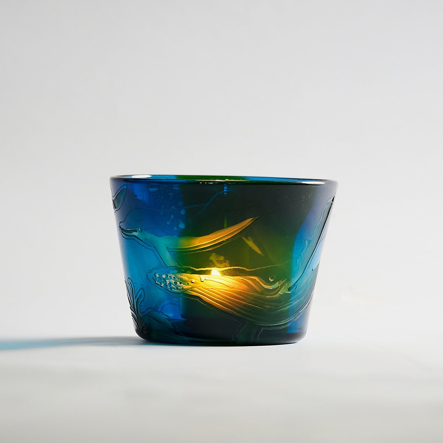 A candle inside. diameter 10 × height 7.6 cm /3.9″ × 3.0″