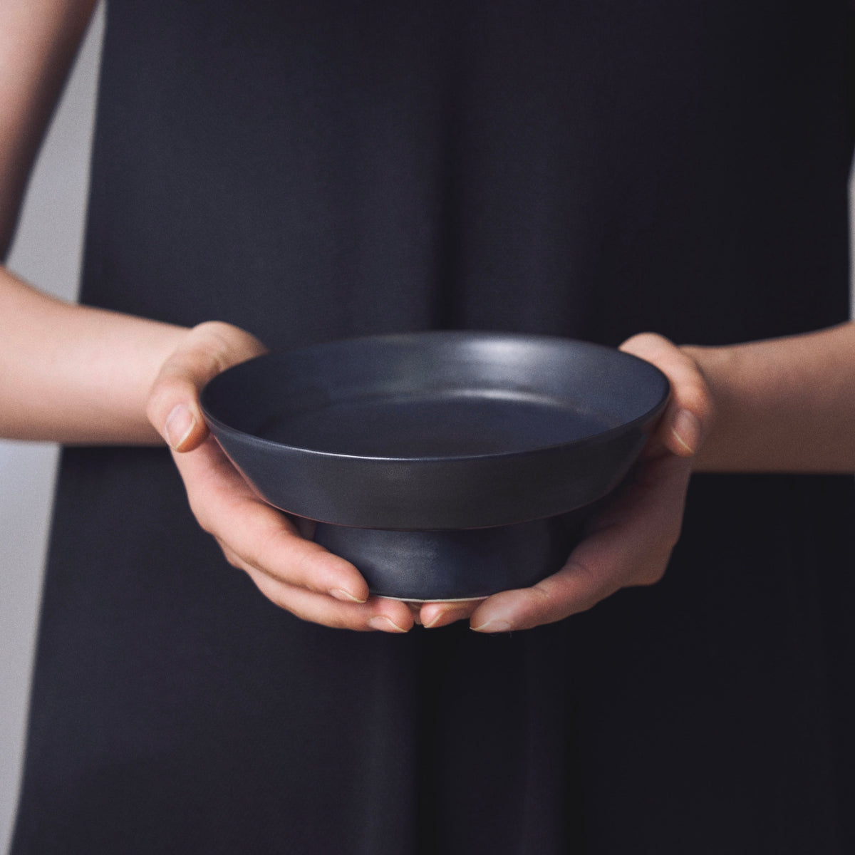 Kuroterasu Footed Plate<br>A poised, elegant presence
