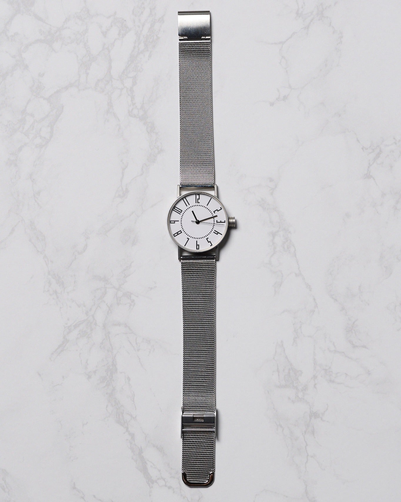 Dial Color: White / Case Size: 30 mm