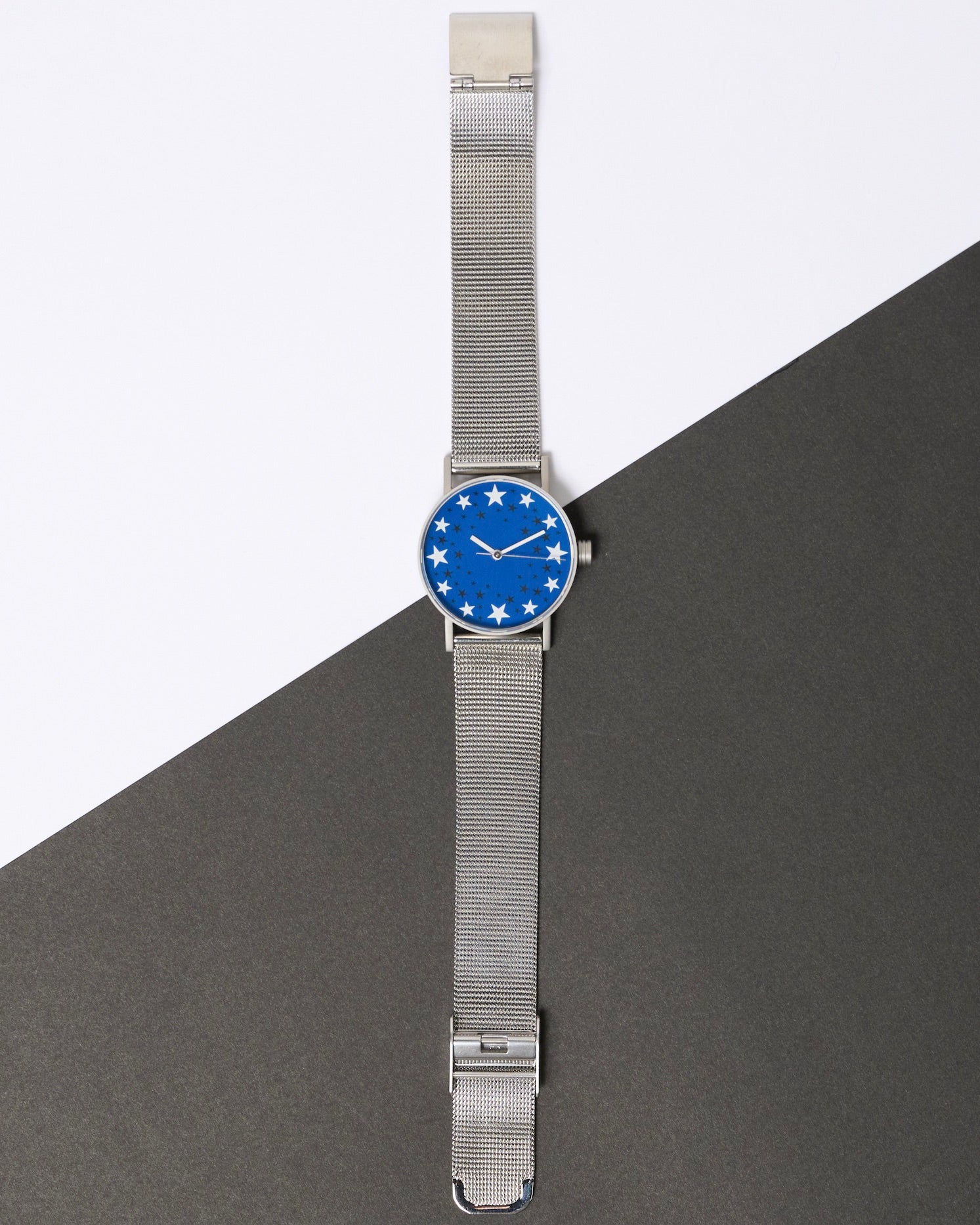 Case Size: 30 mm