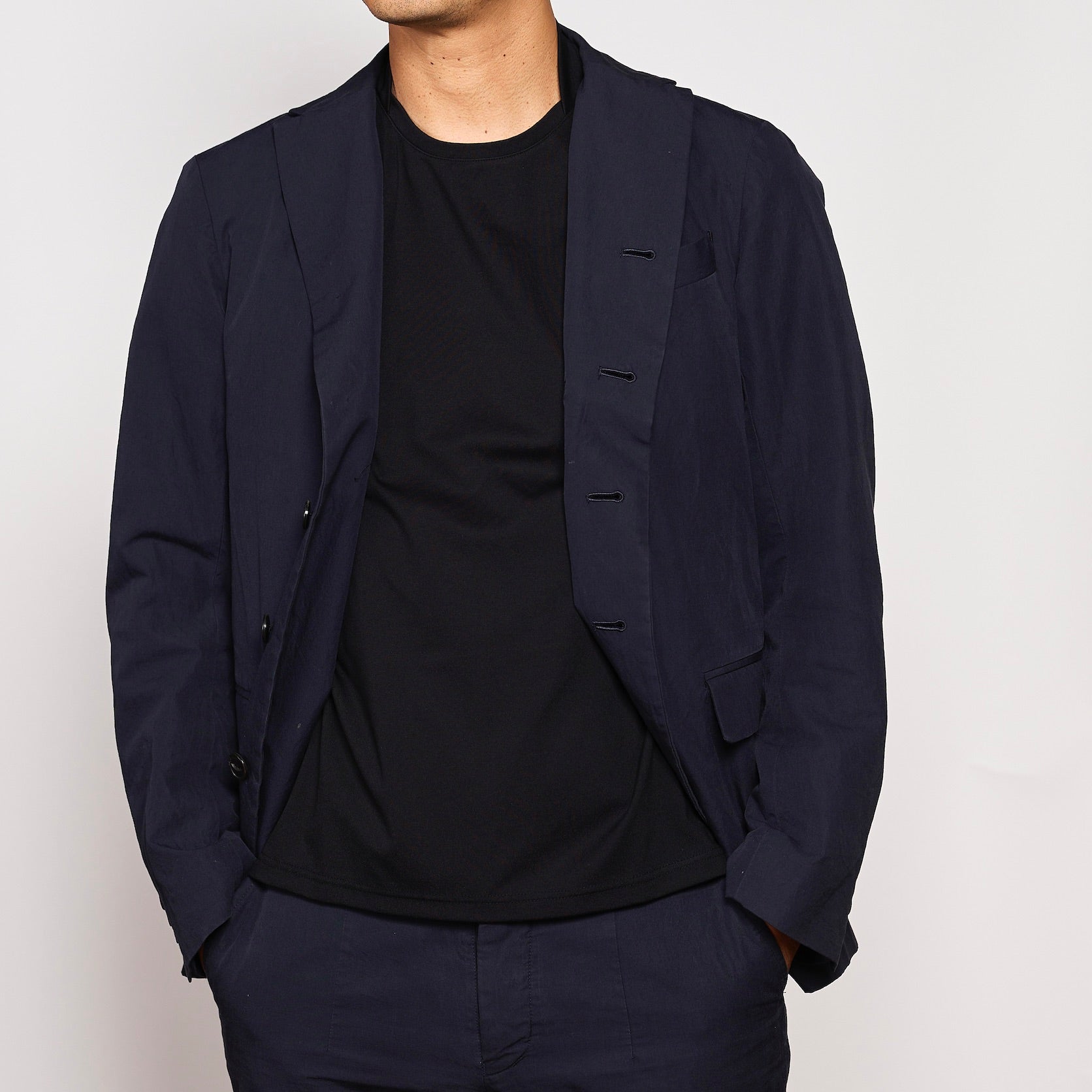 Size M / Model height: 180 cm (5'11")