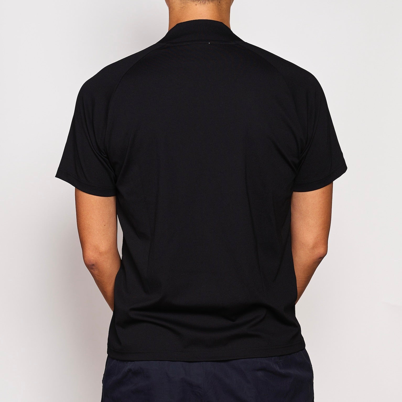 Size M / Model height: 180 cm (5'11")