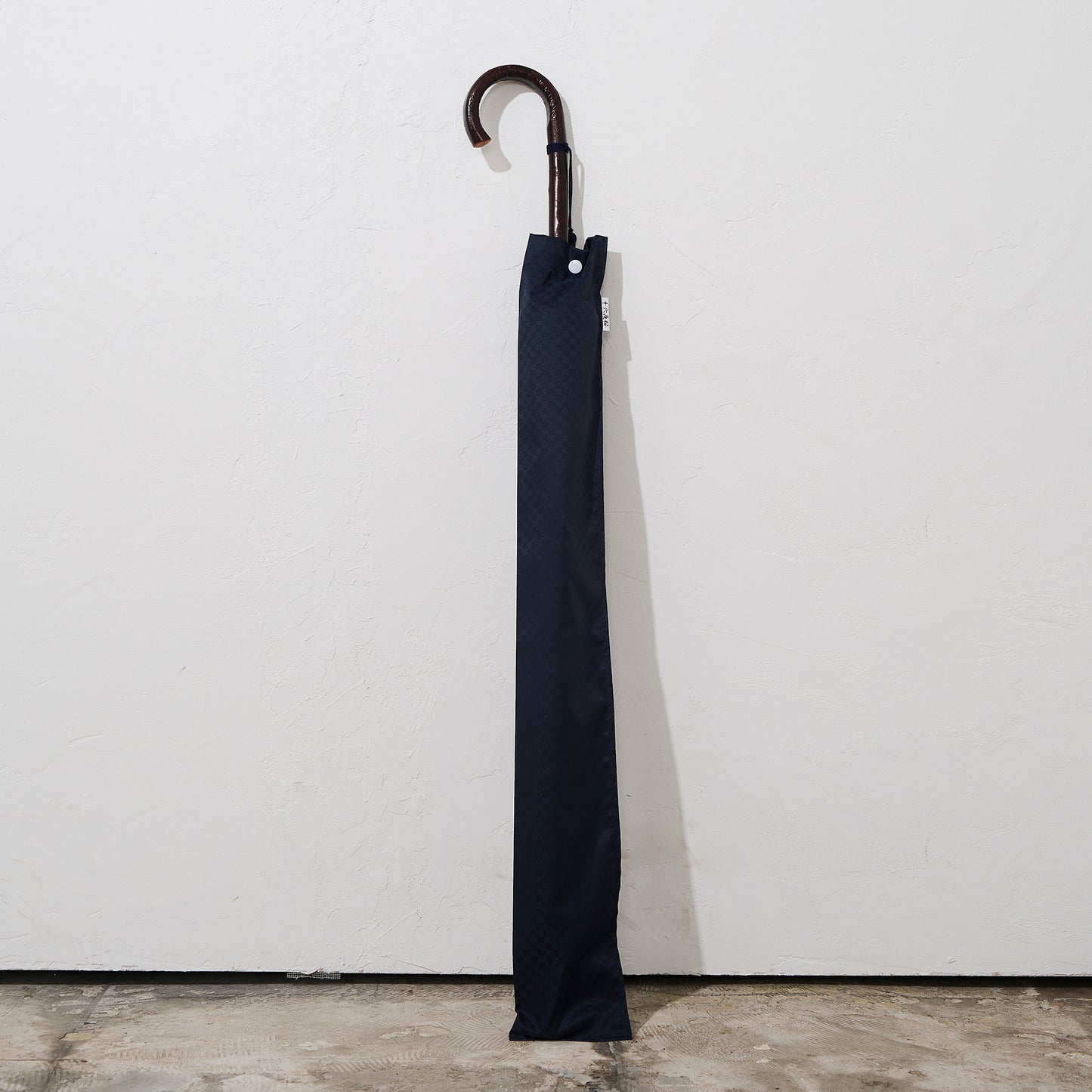 Total length: approx. 34.6 in (88 cm)