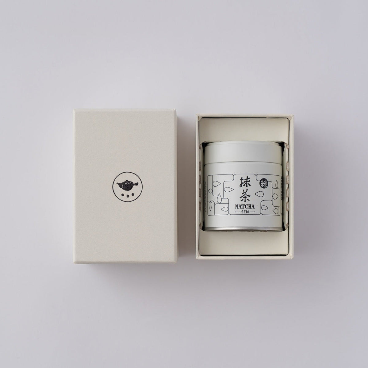 Susumuya Chaten Matcha SEN<br>
Balanced in flavor, the Susumuya standard — ideal as a first matcha or as a gift