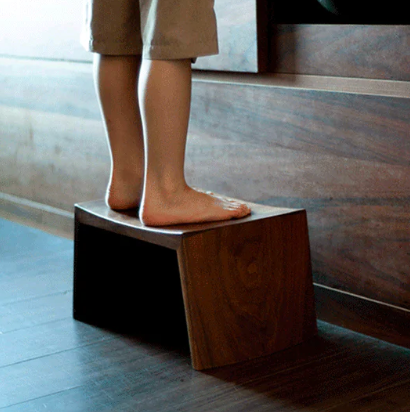 "Fumidai"  Solid Walnut Step Stool