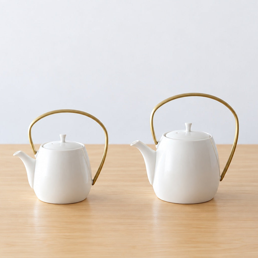 Susumuya Chaten Susumu Dobin Teapot<br>
Small (1–2 people): approx. 16.9 fl oz (500 ml), Large (3–4 people): approx. 30.4 fl oz (900 ml)
