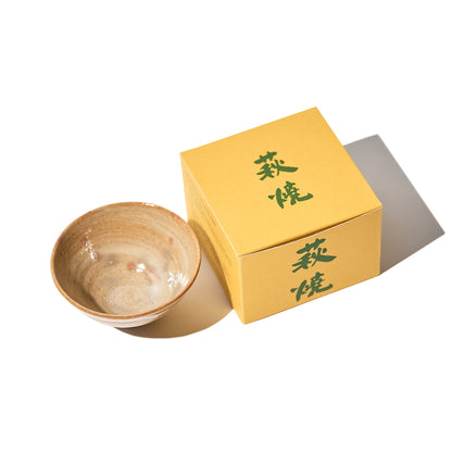 The bowl with brush decoration "Hagiyaki"
