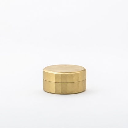 Susumuya Chaten Susumu Tea Caddy (Small)<br>Size: Ø 3.4 in (87 mm) × H 1.6 in (40 mm)  Weight: approx. 13.4 oz (380 g)  Capacity: 1.1 oz (30 g)