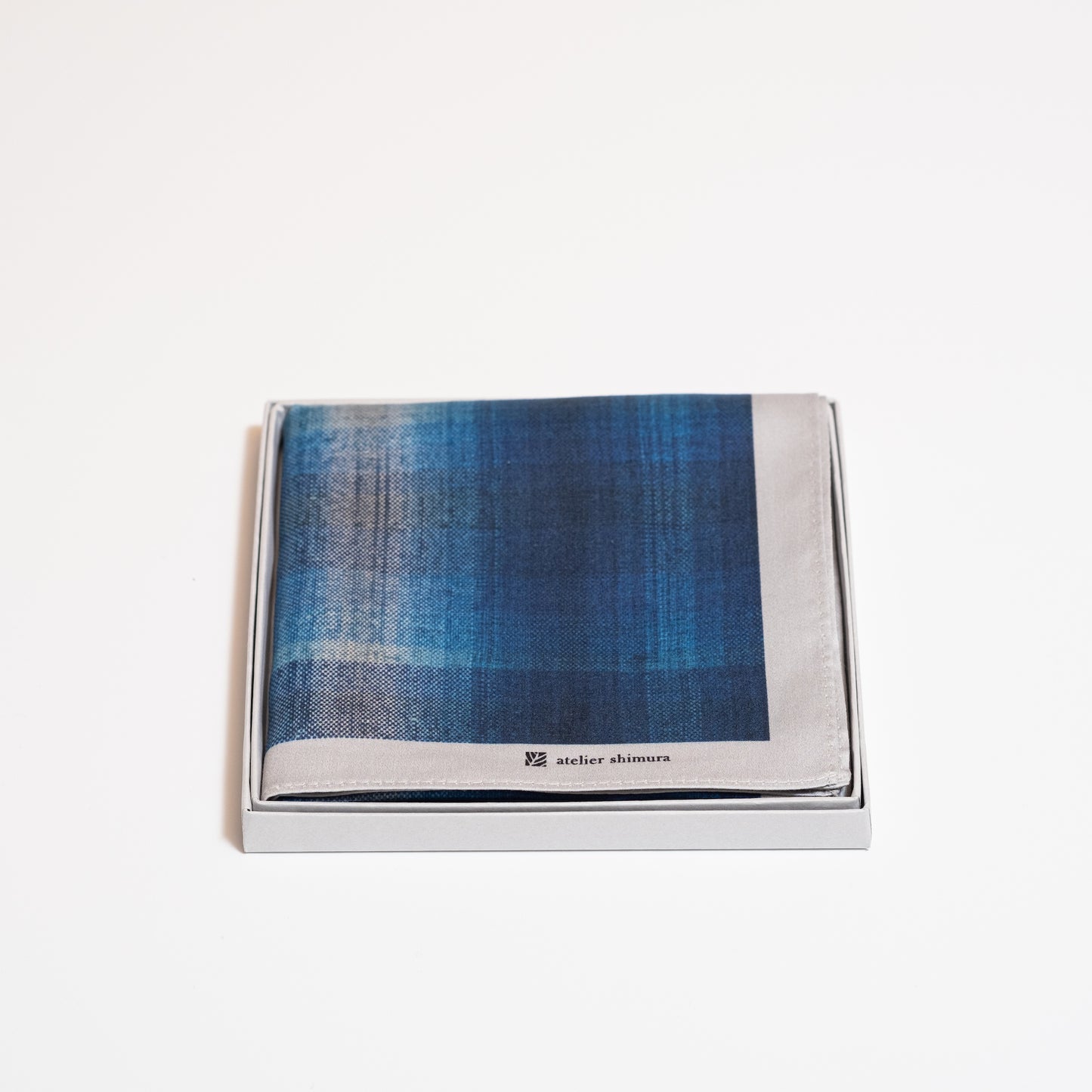 Ai Nōtan Kōshi (Indigo Gradient Check)