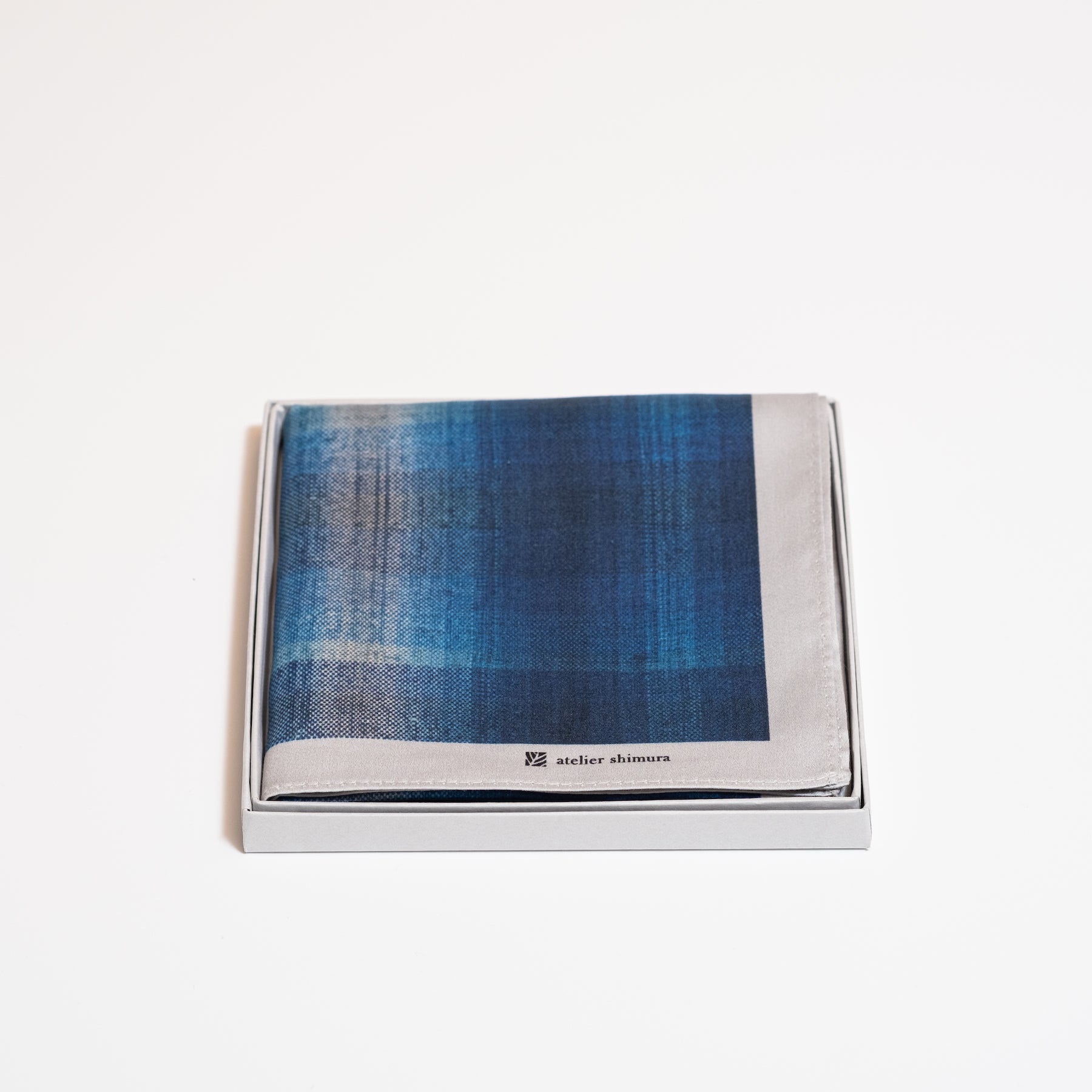 Ai Nōtan Kōshi (Indigo Gradient Check)