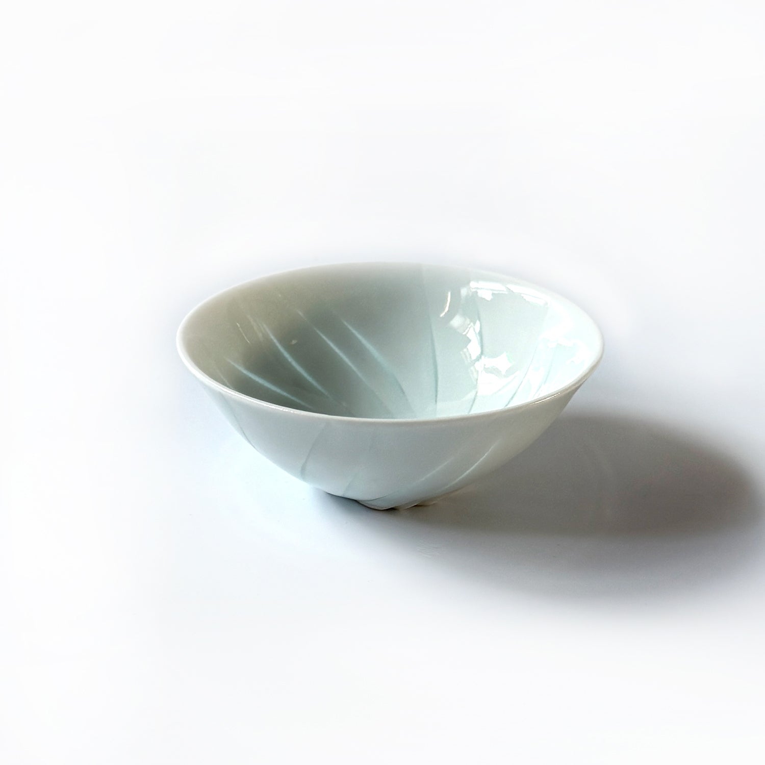 1: width 8 x height 3.2 cm