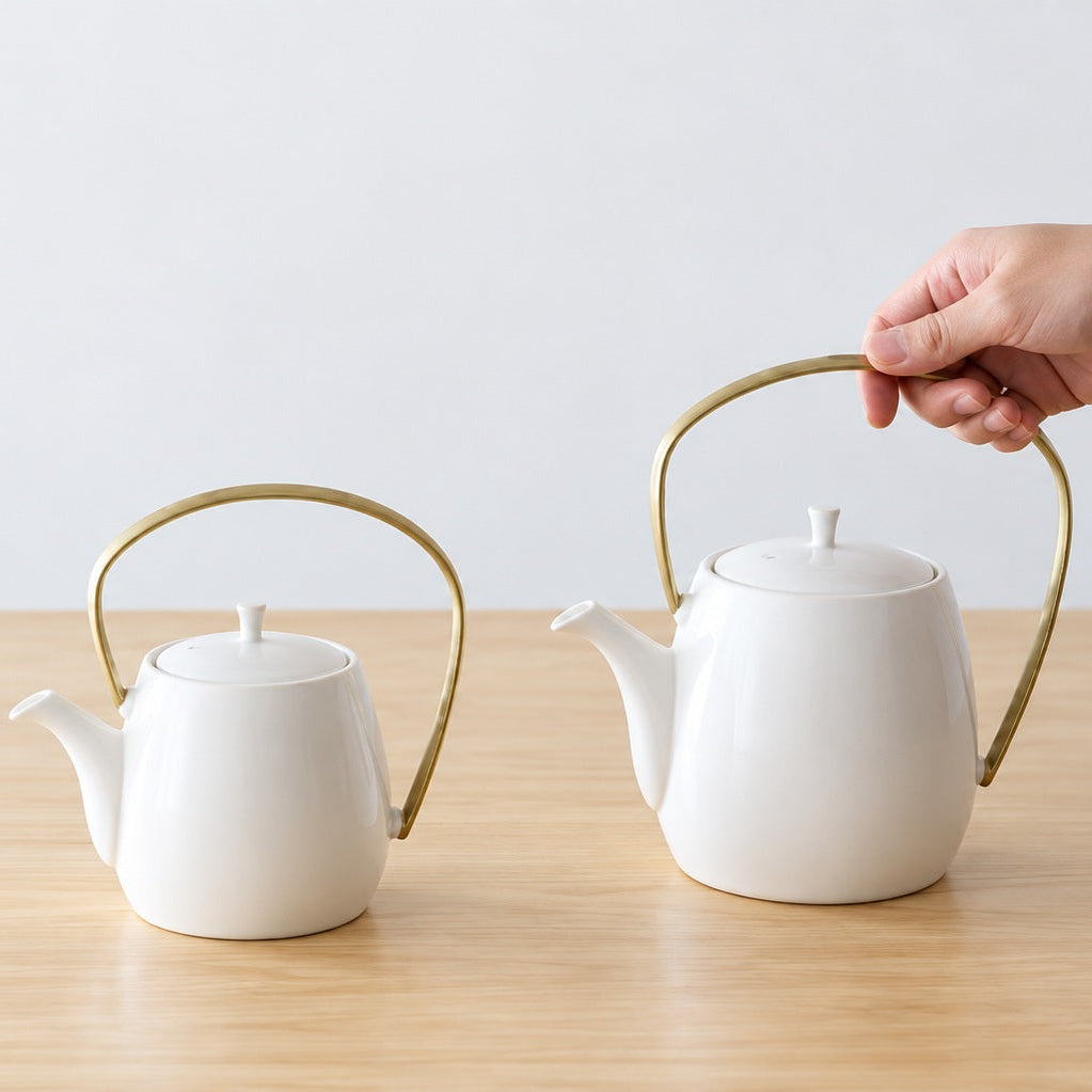 Susumuya Chaten Susumu Dobin Teapot<br>
Small (1–2 people): approx. 16.9 fl oz (500 ml), Large (3–4 people): approx. 30.4 fl oz (900 ml)