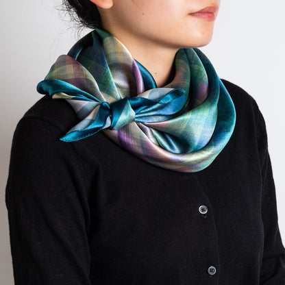 atelier shimura Fukumi Silk Scarf in Odamaki, green