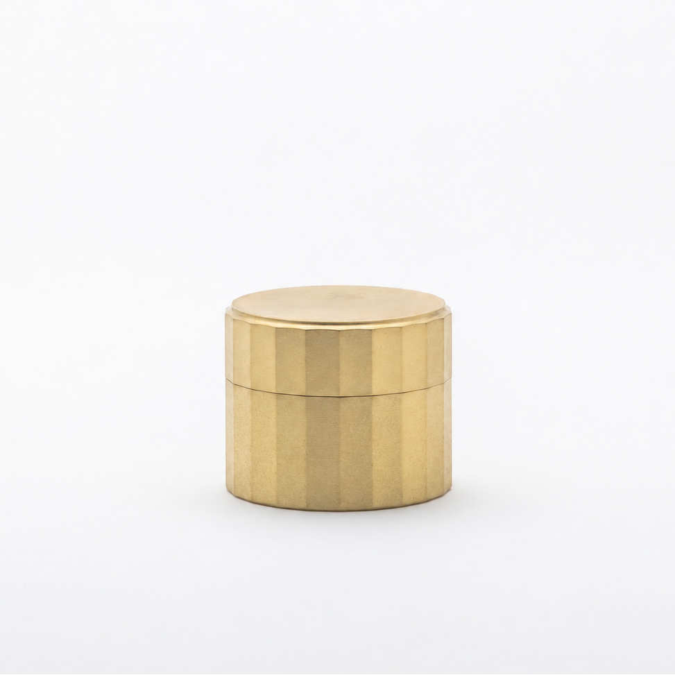 Susumuya Chaten Susumu Tea Caddy (Medium)<br>Size: Ø 3.4 in (87 mm) × H 3.0 in (75.5 mm)  Weight: approx. 20.5 oz (580 g)  Capacity: 3.5 oz (100 g)
