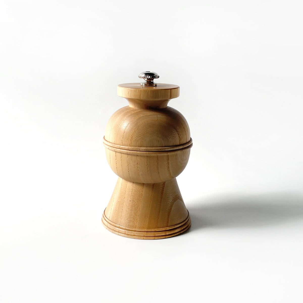 Hand-Turned Salt Mill<br>Uranaishi: H 4.3 in (110 mm) / Castor Aralia