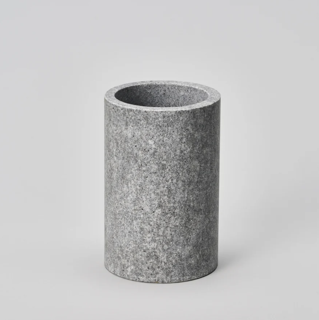 Aji Stone Stand / 110M Komame<br>φ110*170 mm / 2.4 kg
