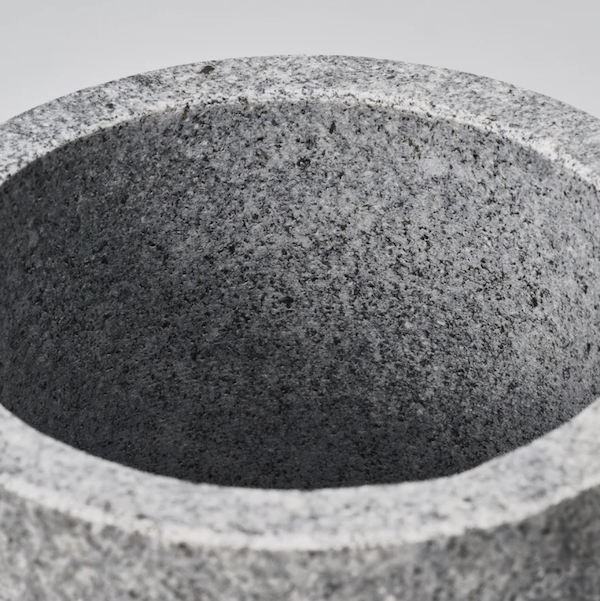 Aji Stone Stand / 110L Komame<br>φ110*225 mm / 3.1 kg