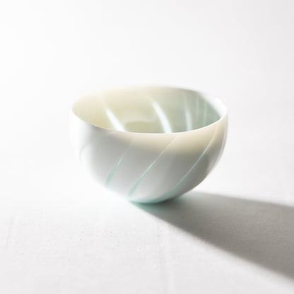 2: width 6.8 x height 3.8 cm