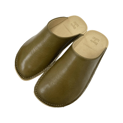Room shoes "REELA" in Gloss Leather Olive