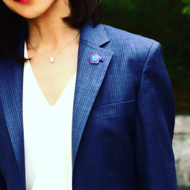 Go-One Stingray Boutonnière<br>On-Body Image