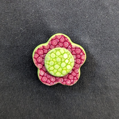 Go-One Stingray Boutonnière<br>Red Purple × Mint Green