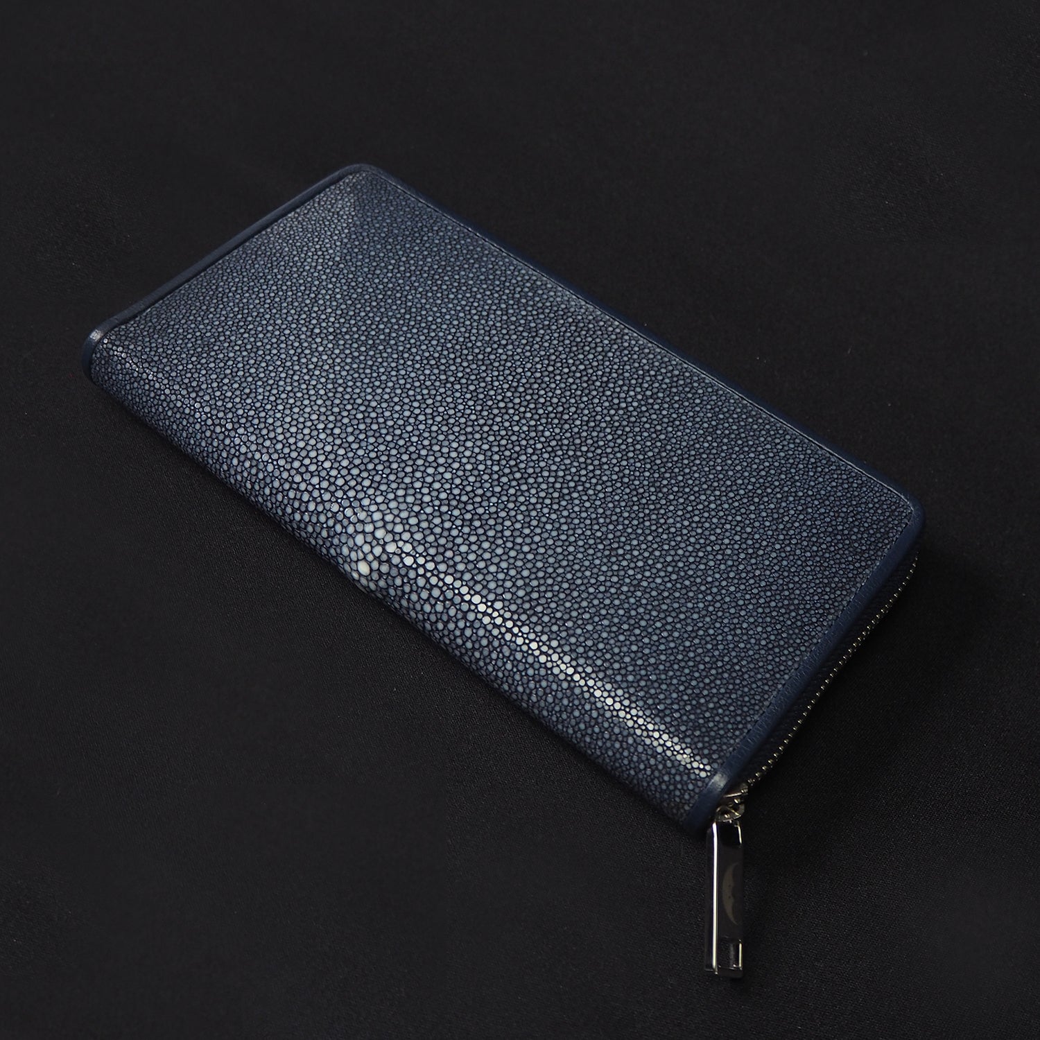 Go-One Stingray Leather Long Wallet<br>Navy