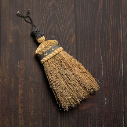 Nambu Clothing Broom