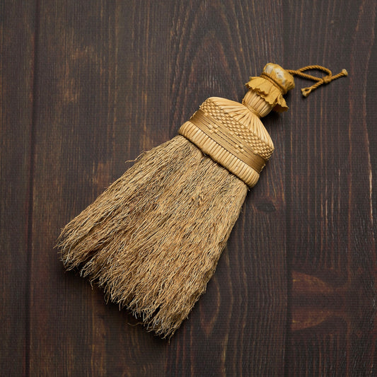 Nambu Clothing Broom