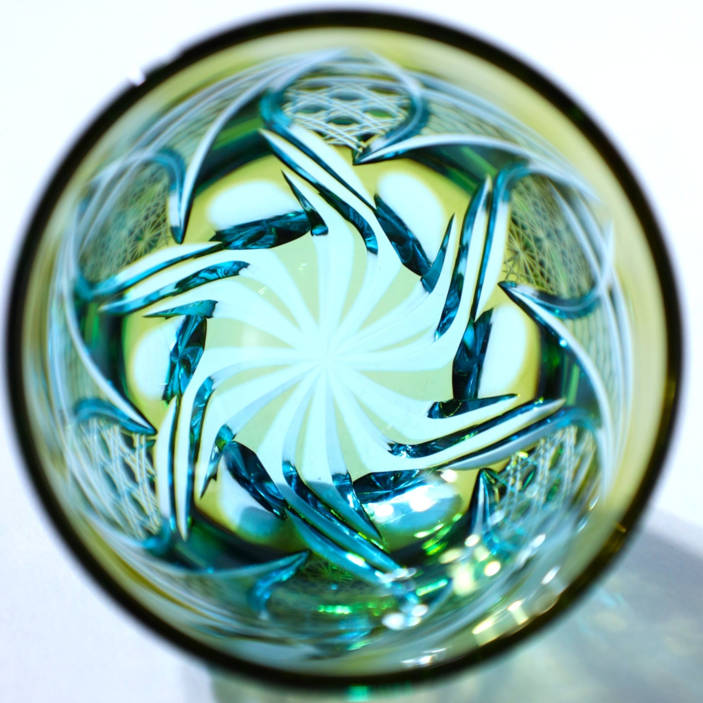 Yellow H 2.36 in × Dia. 2.64 in (60 × 67 mm)