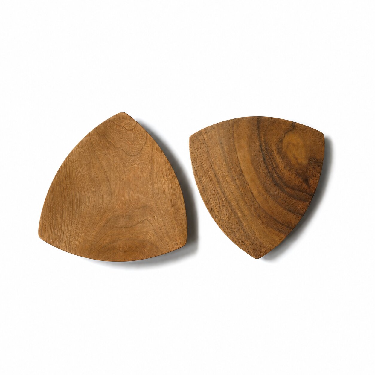 W 5.7 × D 5.7 × H 0.7 in (145 × 145 × 17 mm)