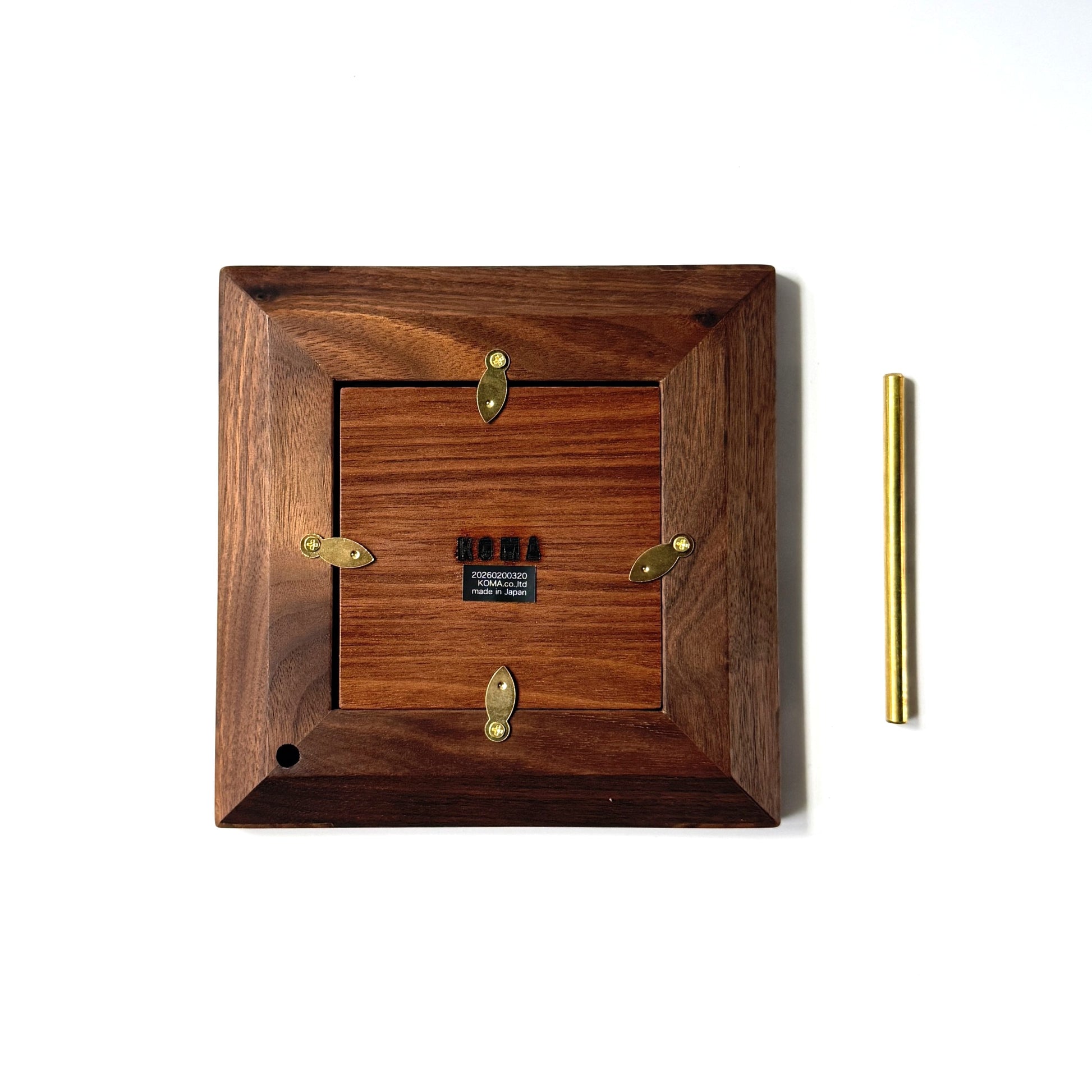 Walnut / square<br>W 6.3 × D 6.3 × H 1.2 in (160 × 160 × 30 mm)