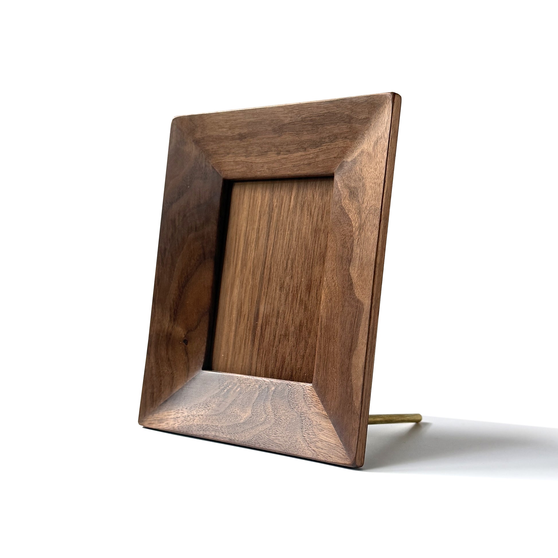 Walnut / rectangle<br>W 7.9 × D 6.3 × H 1.2 in (200 × 160 × 30 mm)