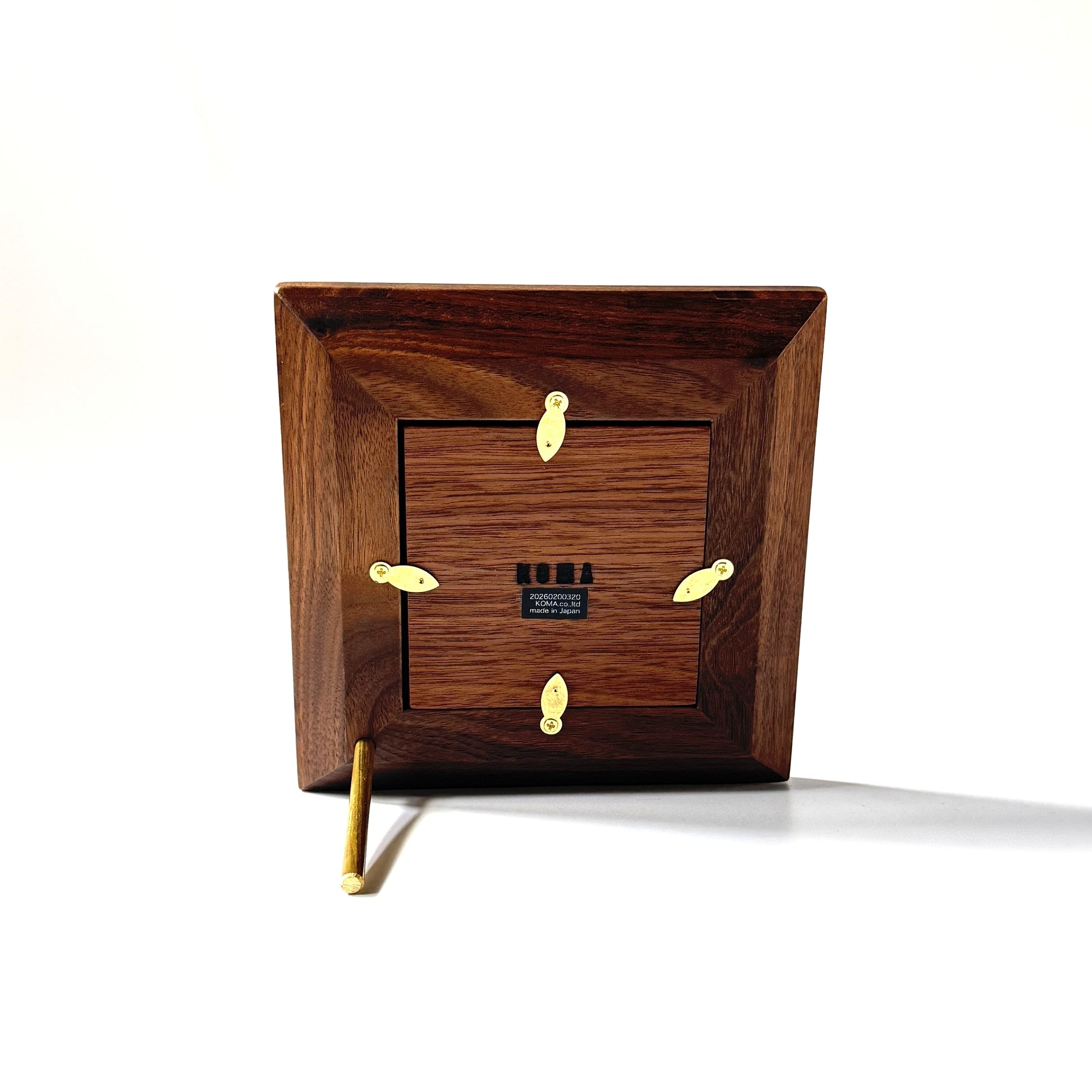 Walnut / square<br>W 6.3 × D 6.3 × H 1.2 in (160 × 160 × 30 mm)