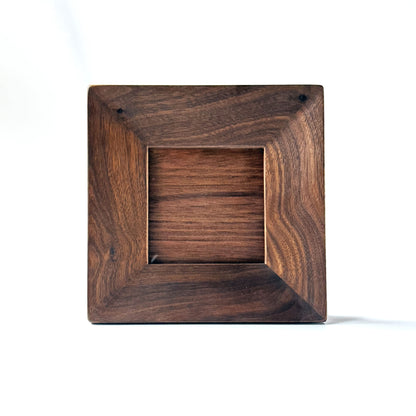 Walnut / square<br>W 6.3 × D 6.3 × H 1.2 in (160 × 160 × 30 mm)