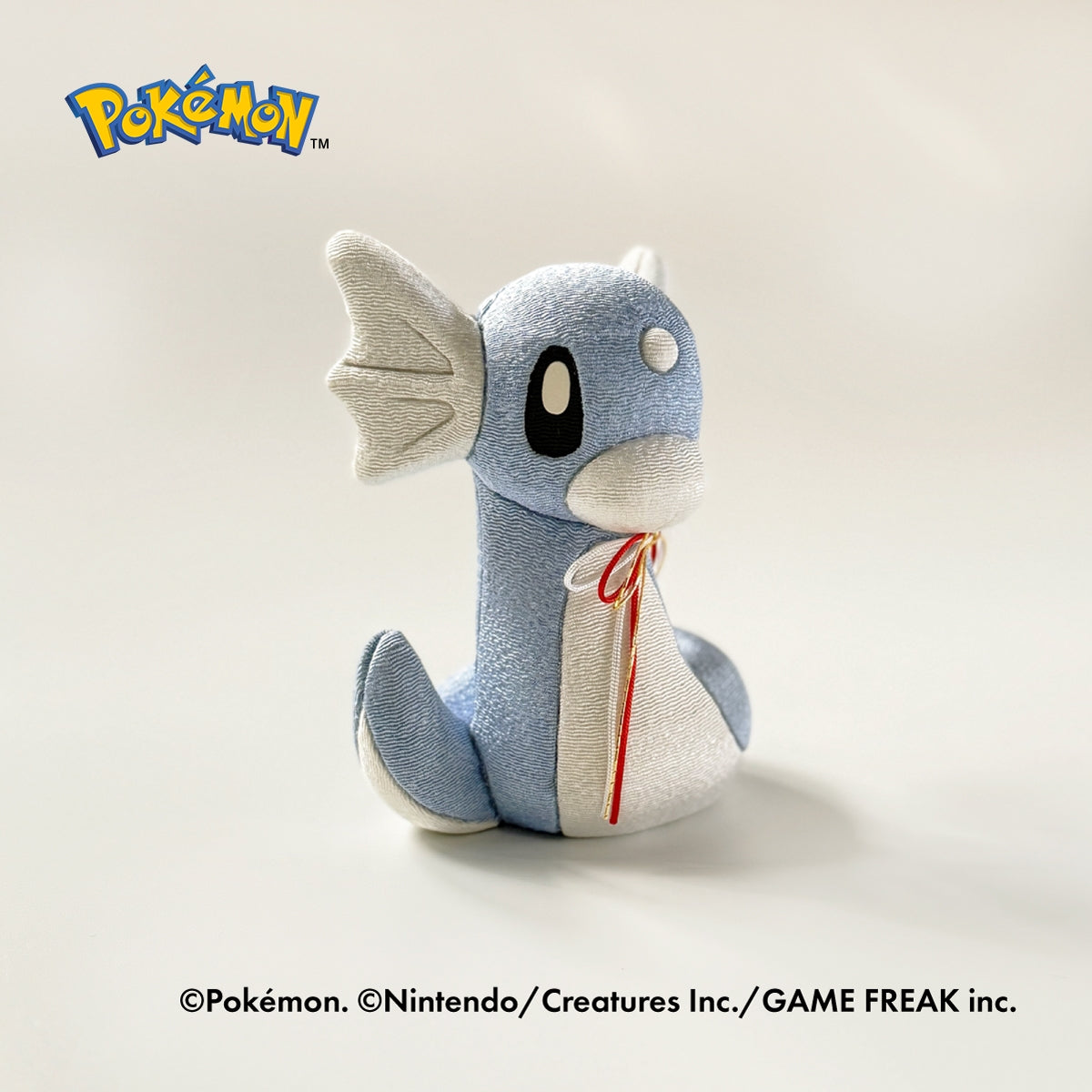 Size (doll) : height (not including ears) 9.5 × width 6.5 × depth 6 cm / 3.7”× 2.6”× 2.4
<br>Width and depth are measured at the center of the bottom.