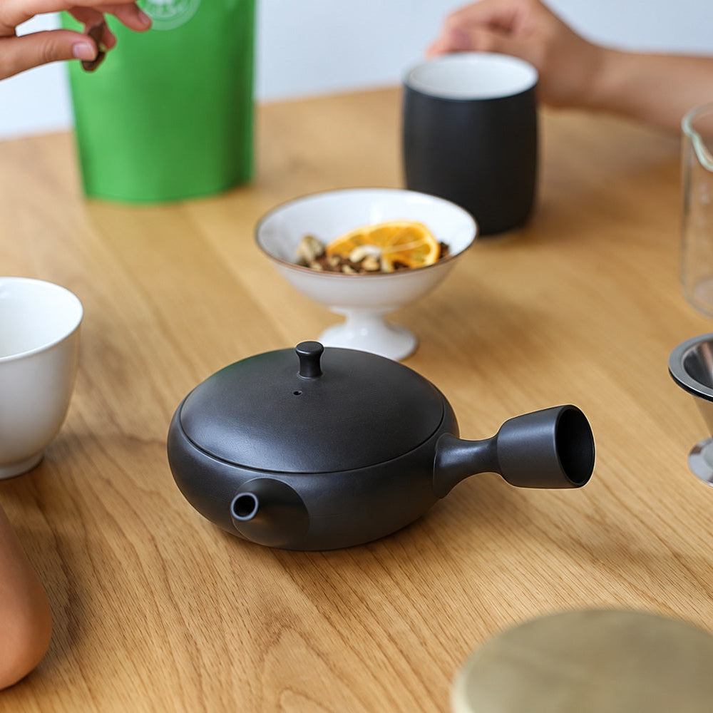 Susumuya Chaten Original Teapot "Susumu Kyusu"<br>Tokoname Ware