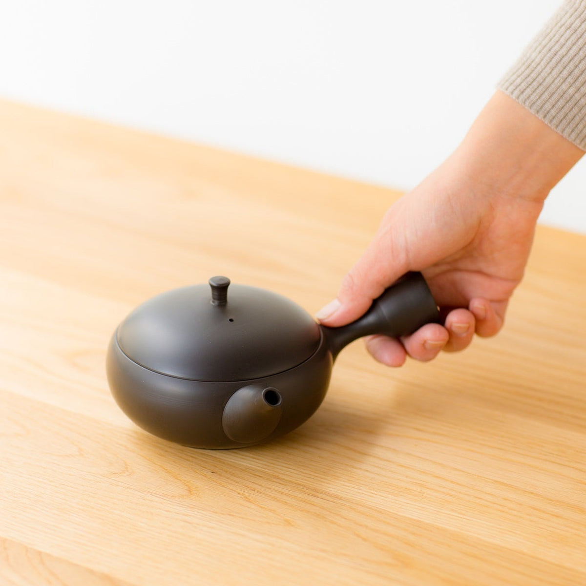 Susumuya Chaten Original Teapot "Susumu Kyusu"<br>Tokoname Ware