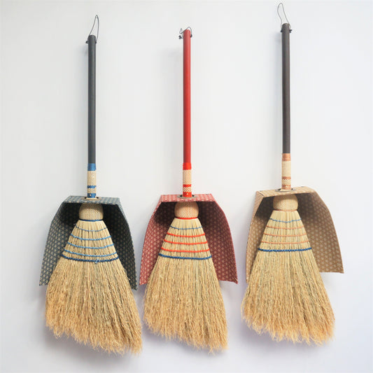 Takakura Kogei Nambu Small Broom<br>Dustpan in same color as broom (opitional)