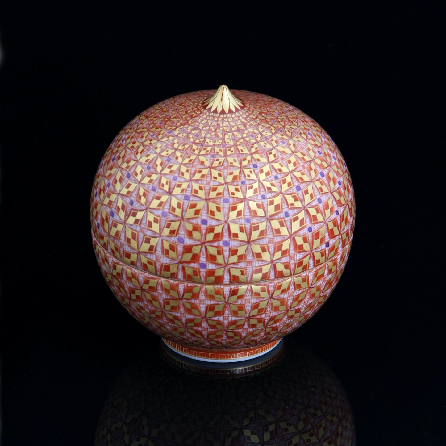 Kazuhiko Komekyu<br>Kutani Ware Porcelain Case
